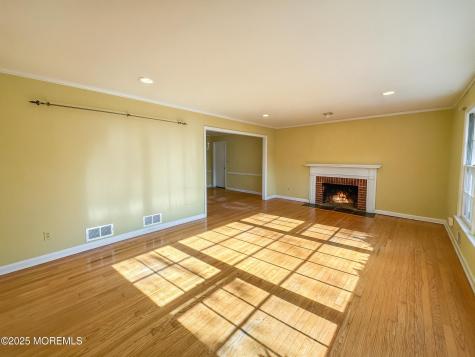 35 Woodland Drive Middletown NJ 07748
