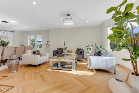 243 Overbrook Avenue Oakhurst NJ 07755