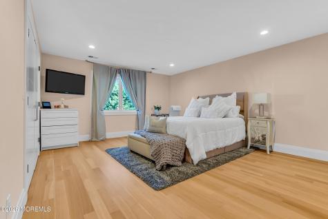 243 Overbrook Avenue Oakhurst NJ 07755
