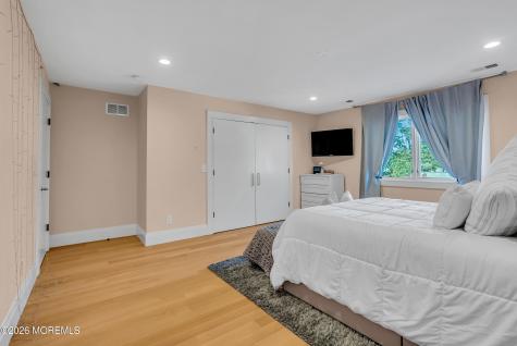 243 Overbrook Avenue Oakhurst NJ 07755