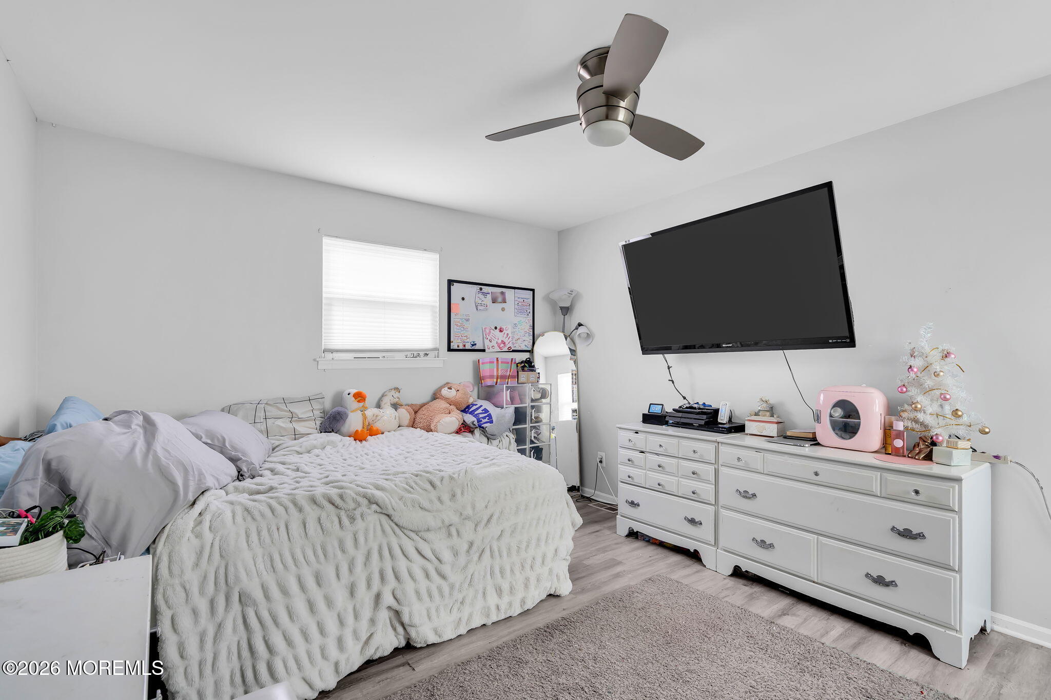 40 Kiwi Loop Howell NJ 07731