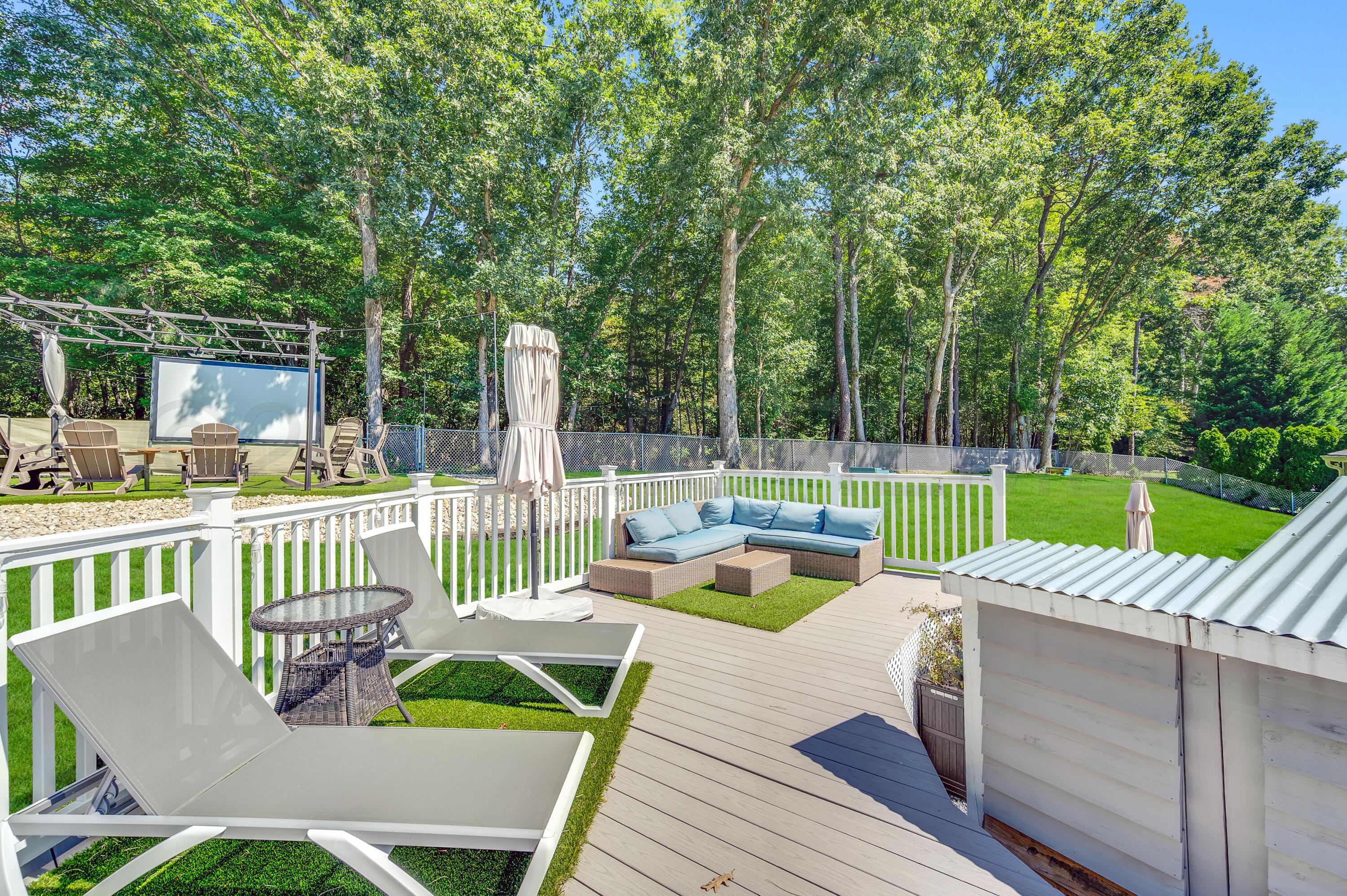 12 Yellowstone Lane Howell NJ 07731