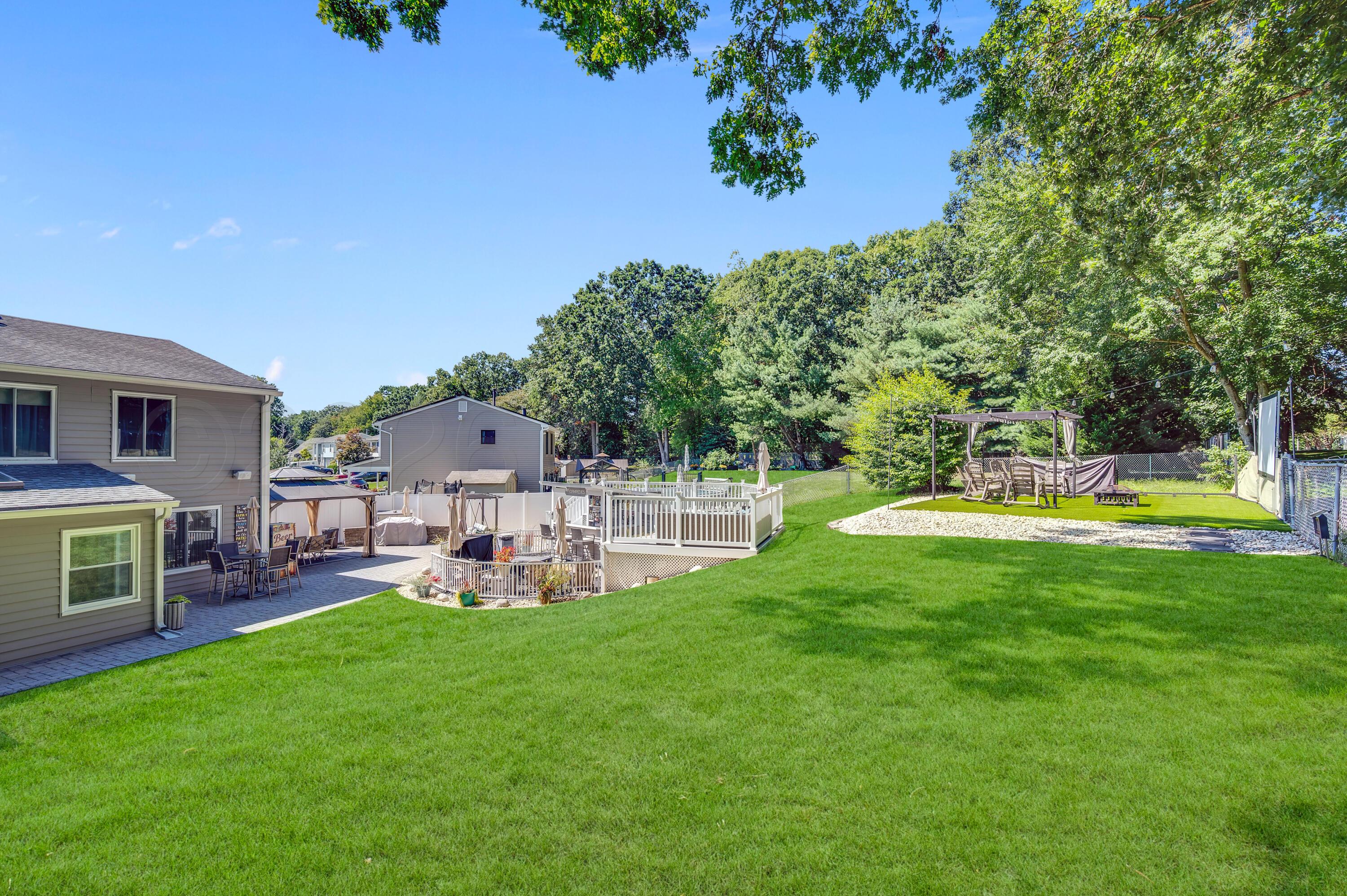 12 Yellowstone Lane Howell NJ 07731