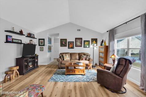 528 Petunia Lane Whiting NJ 08759