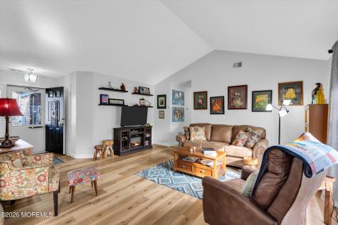 528 Petunia Lane Whiting NJ 08759