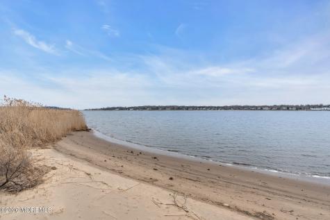 734 Navesink River Road Red Bank NJ 07701