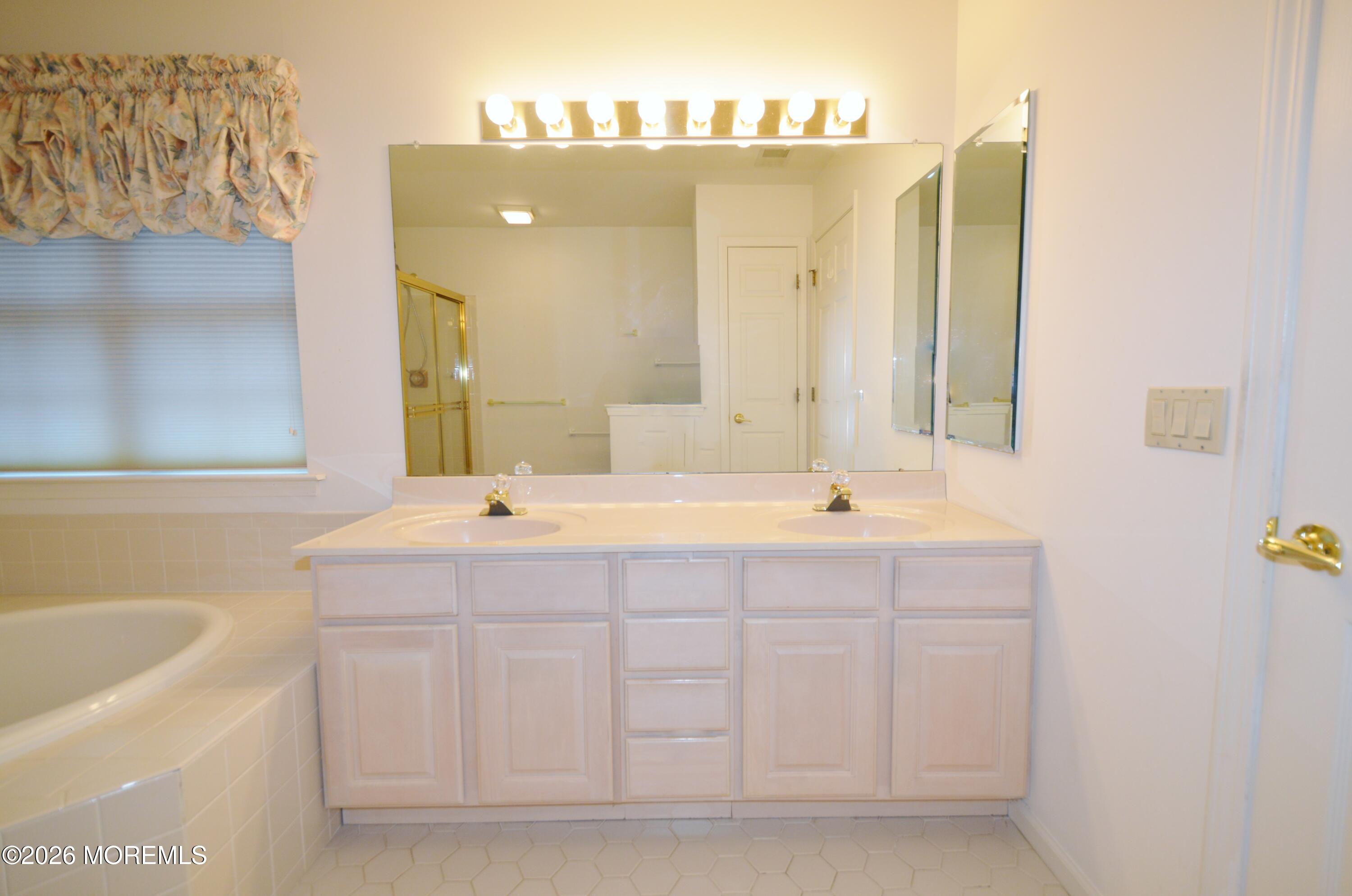 2294 Logan Court Toms River NJ 08755