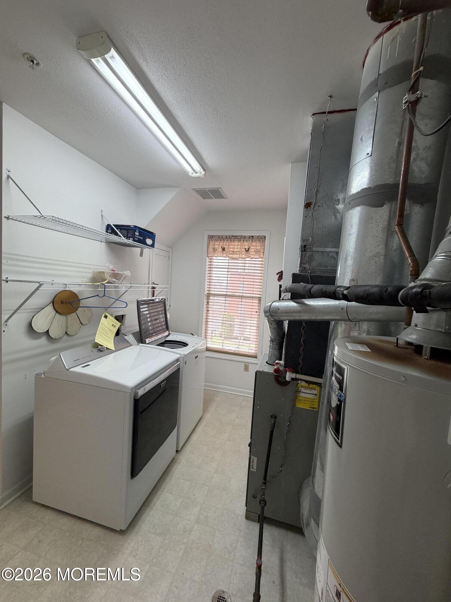 319 Regency Place Woodbridge NJ 07095