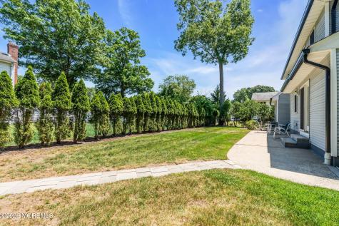 2003 Finderne Street Oakhurst NJ 07755