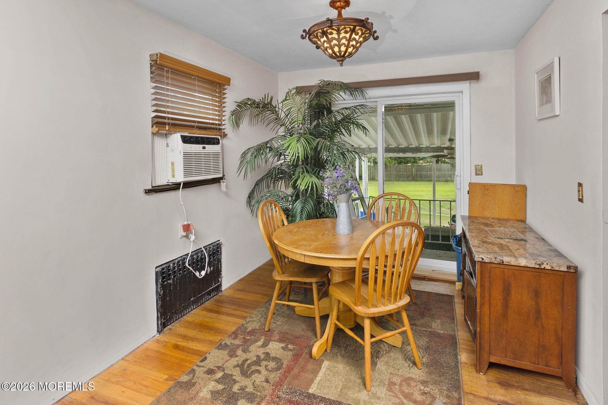 752 Park Avenue Belford NJ 07718