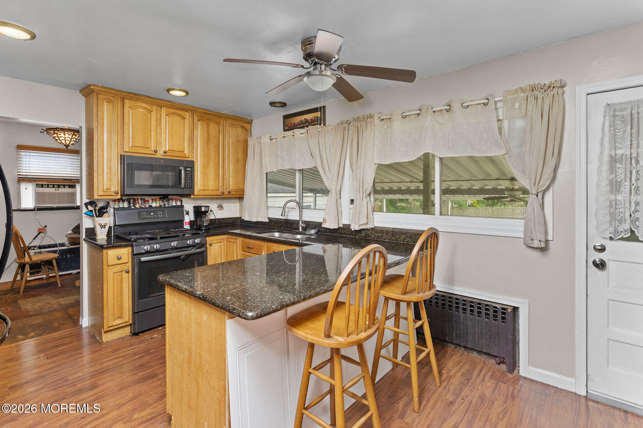 752 Park Avenue Belford NJ 07718