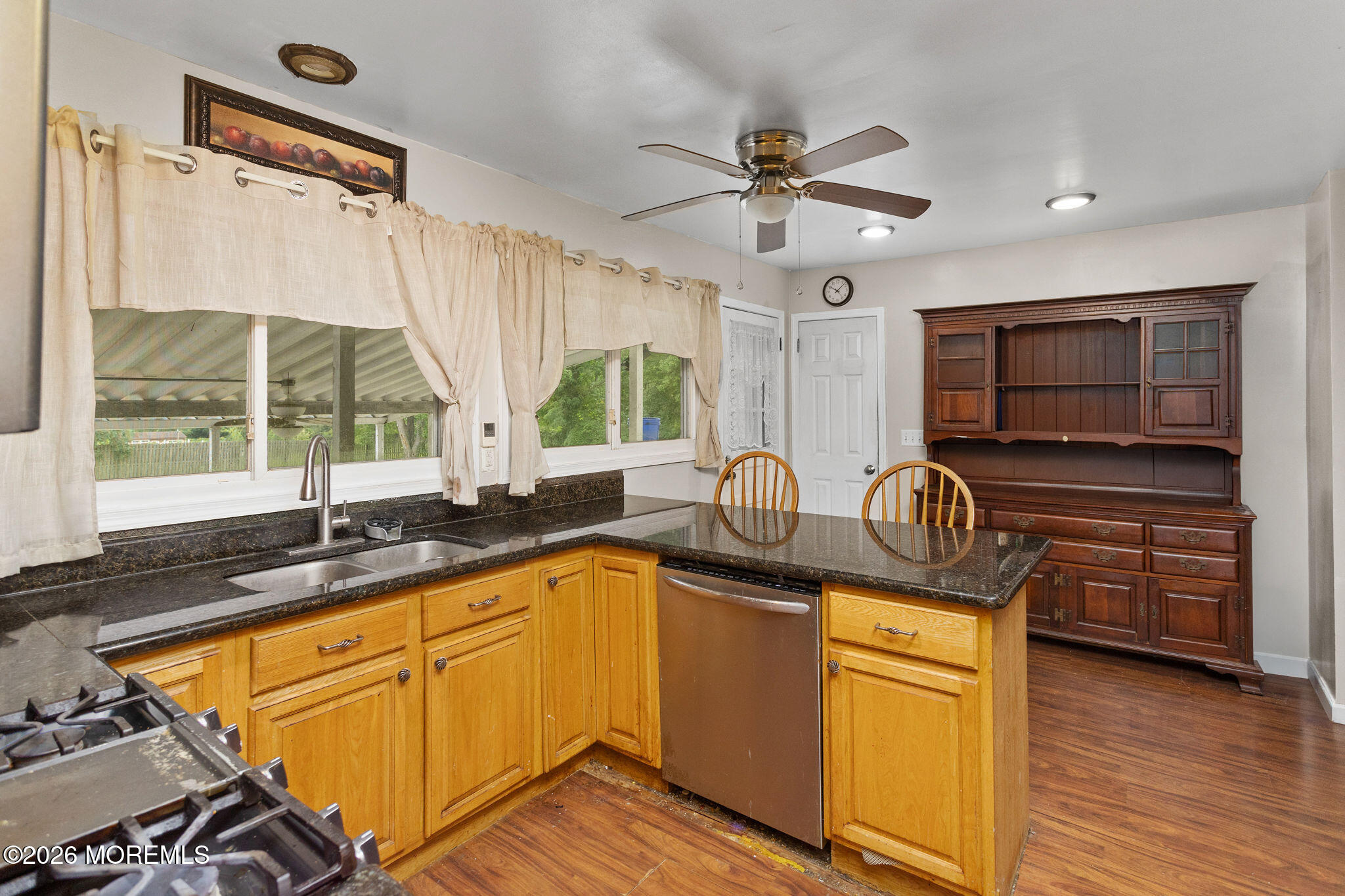 752 Park Avenue Belford NJ 07718