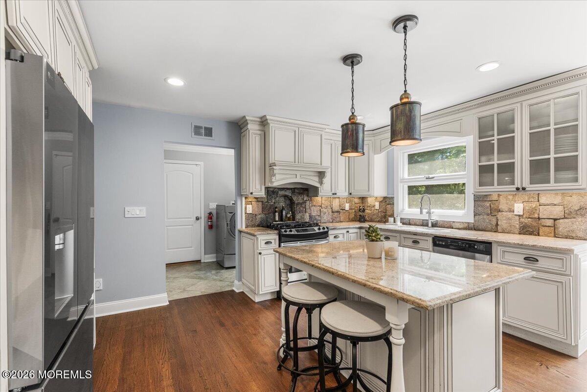 16 Sherwood Court Holmdel NJ 07733