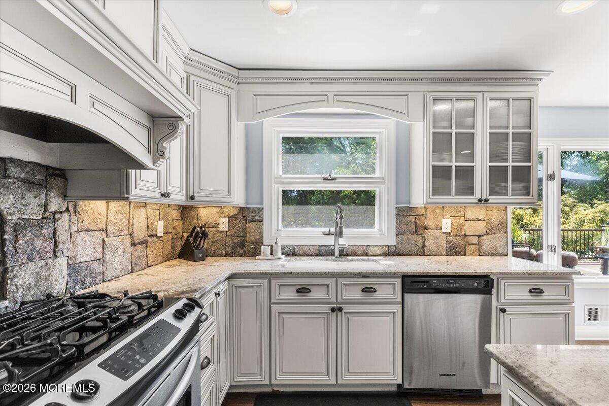 16 Sherwood Court Holmdel NJ 07733