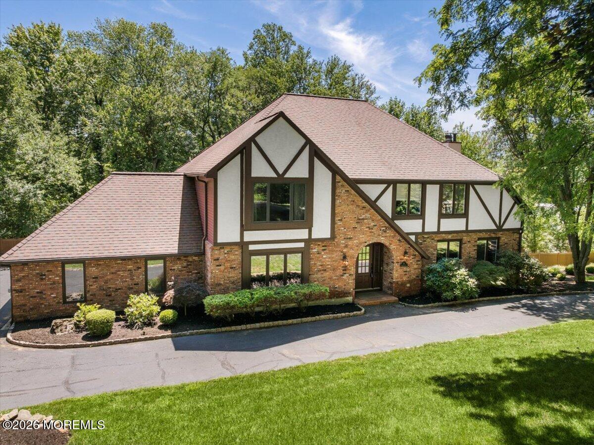 16 Sherwood Court Holmdel NJ 07733