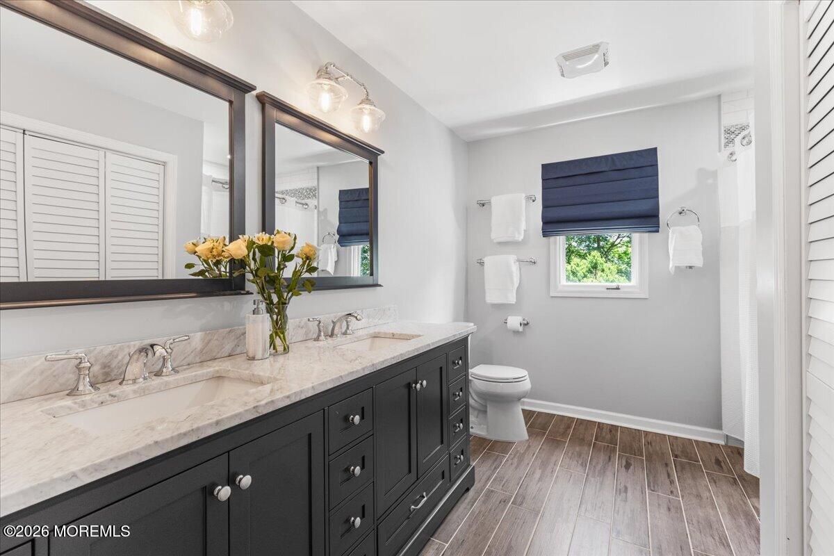16 Sherwood Court Holmdel NJ 07733