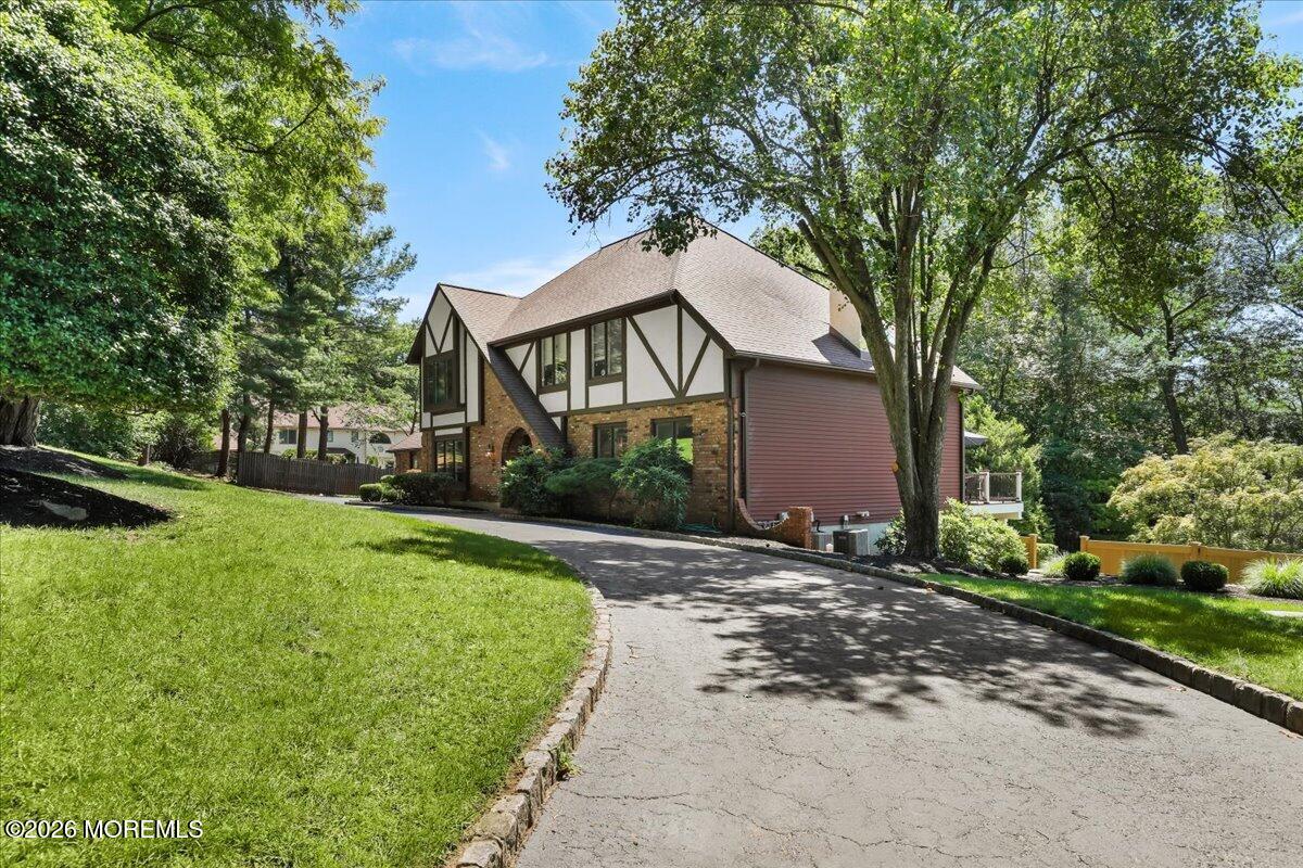 16 Sherwood Court Holmdel NJ 07733