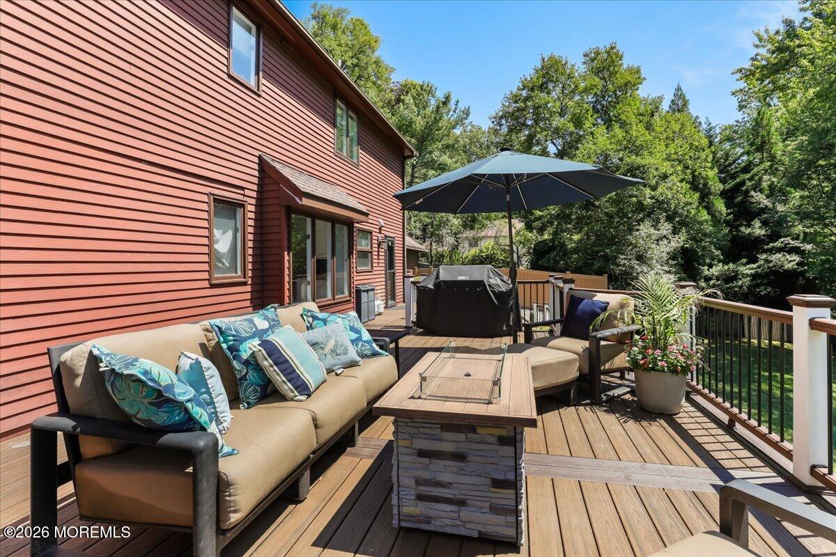 16 Sherwood Court Holmdel NJ 07733