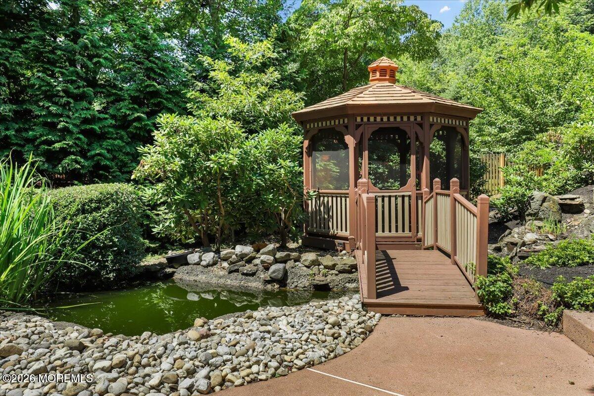 16 Sherwood Court Holmdel NJ 07733