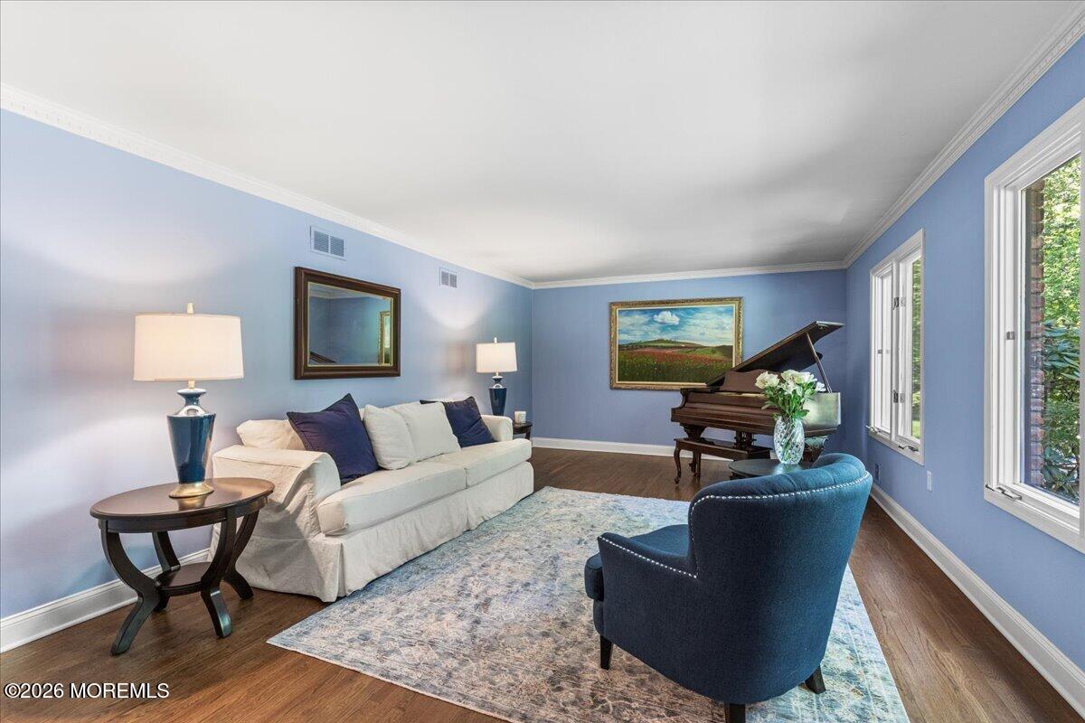 16 Sherwood Court Holmdel NJ 07733