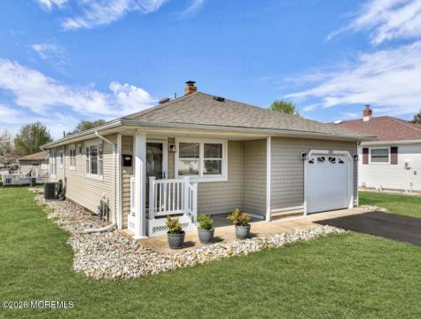324 Saint Thomas Drive Toms River NJ 08757