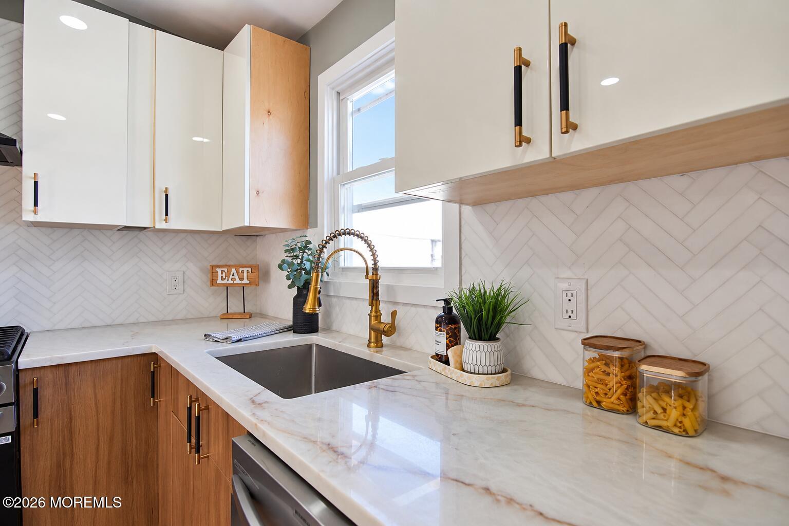 59 Walling Avenue Belford NJ 07718