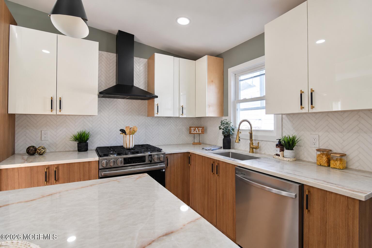 59 Walling Avenue Belford NJ 07718