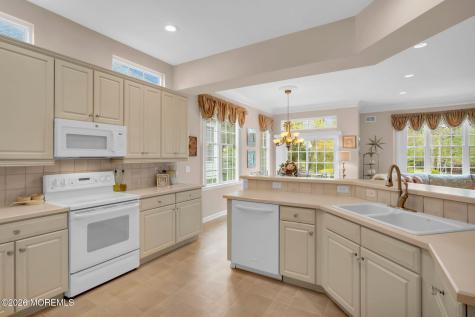 15 Cog Hill Court Jackson NJ 08527