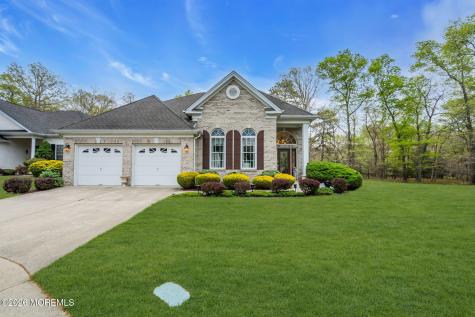 15 Cog Hill Court Jackson NJ 08527