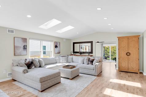 11 Hansom Lane Marlboro NJ 07726