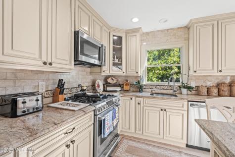 514 Deal Road Oakhurst NJ 07755