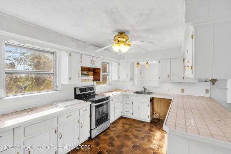 2580 Crestview Road Manasquan NJ 08736