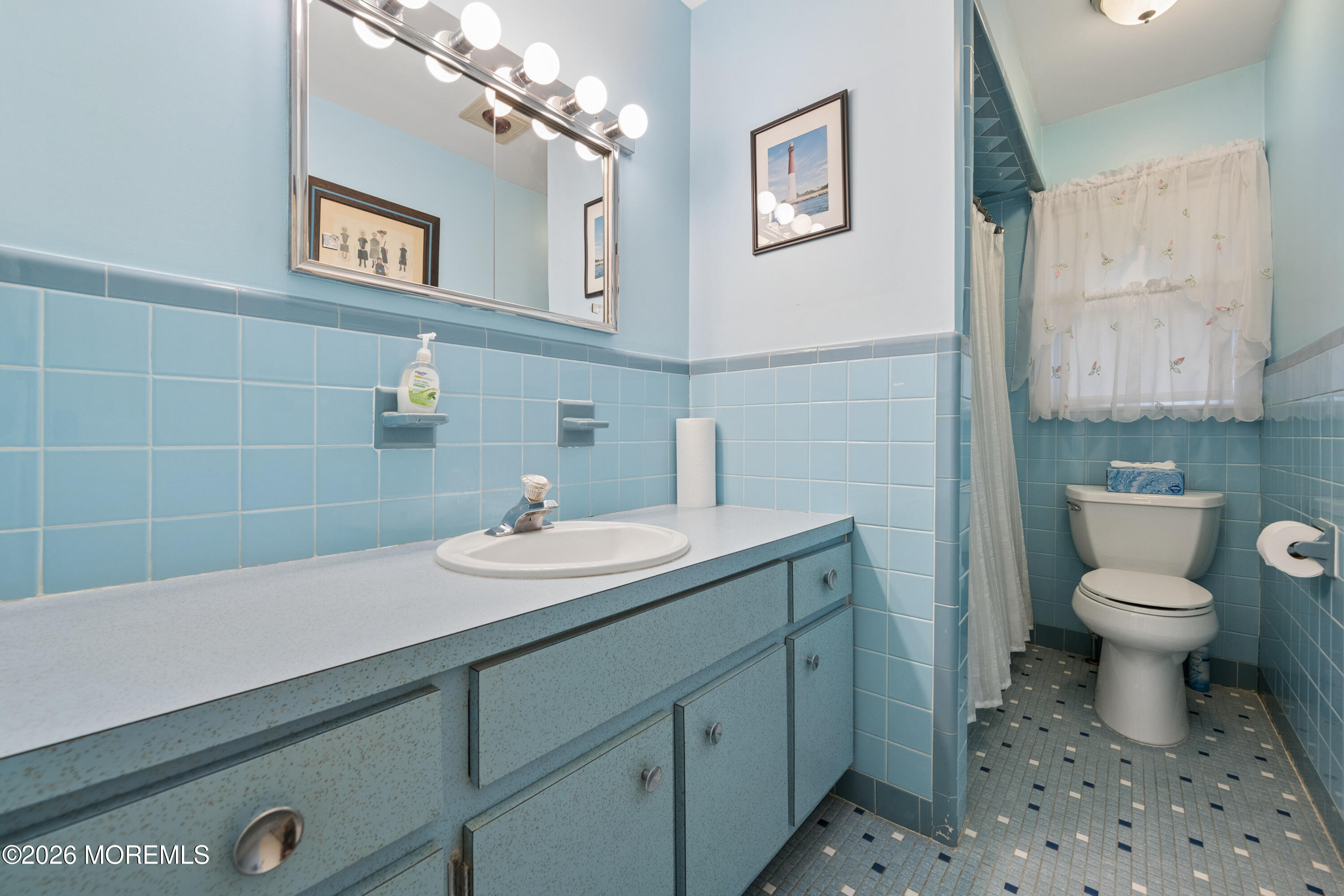 108 Oak Terrace Freehold NJ 07728