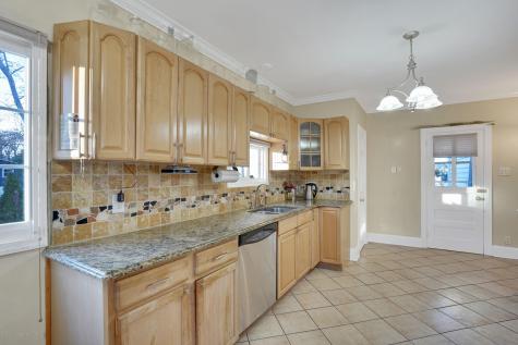 257 Lawrence Avenue Oakhurst NJ 07755