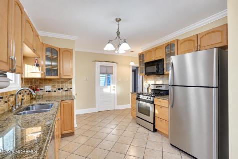 257 Lawrence Avenue Oakhurst NJ 07755