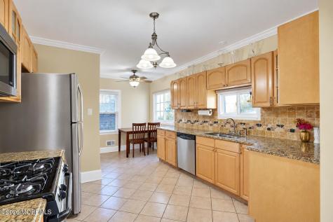 257 Lawrence Avenue Oakhurst NJ 07755