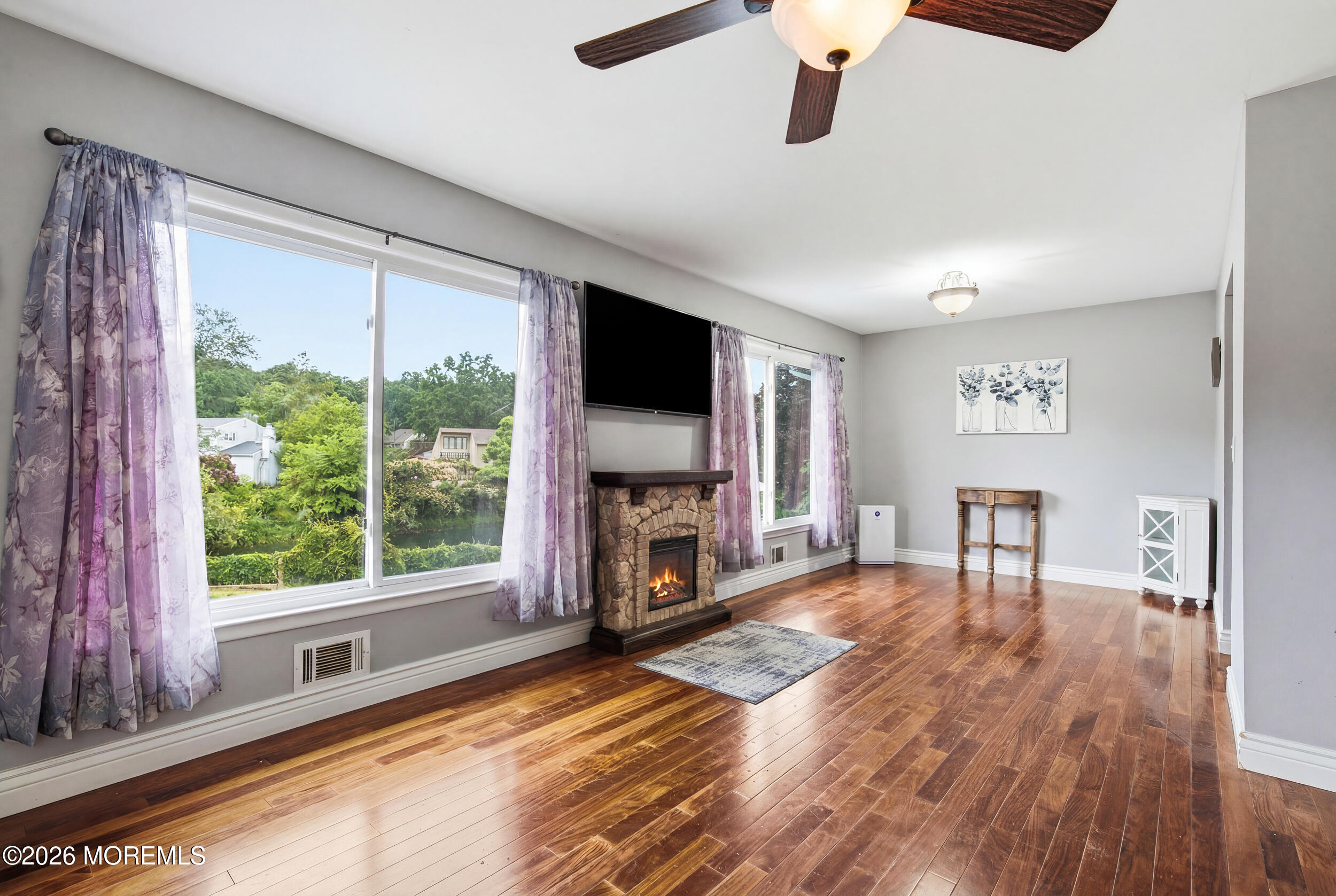 652 Brookside Drive Toms River NJ 08753