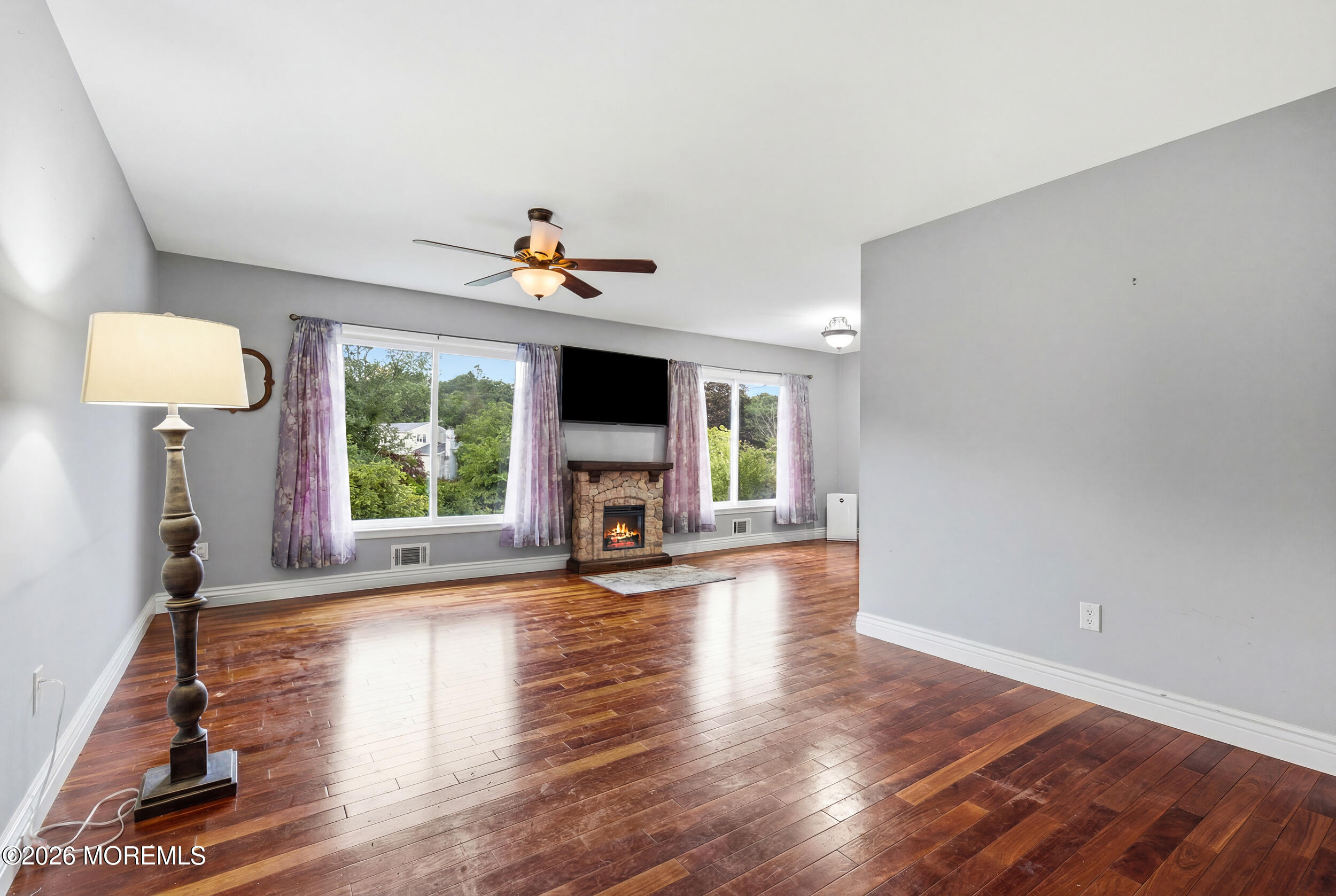652 Brookside Drive Toms River NJ 08753