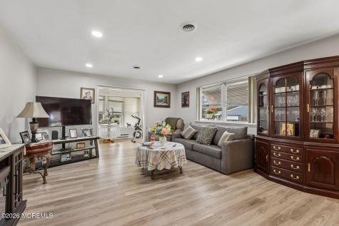 32 A Franklin Lane Whiting NJ 08759