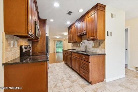 70 Overlook Way Manalapan NJ 07726