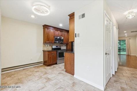 70 Overlook Way Manalapan NJ 07726
