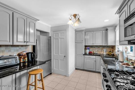 206 S Lincoln Avenue Oakhurst NJ 07755