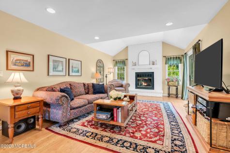 242 Williamsburg Drive Shrewsbury Boro NJ 07702