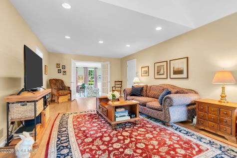 242 Williamsburg Drive Shrewsbury Boro NJ 07702