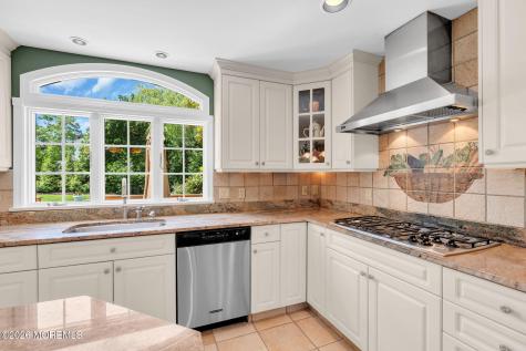 242 Williamsburg Drive Shrewsbury Boro NJ 07702