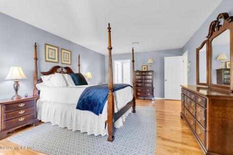 242 Williamsburg Drive Shrewsbury Boro NJ 07702