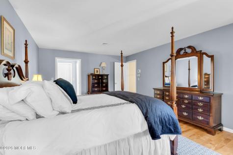 242 Williamsburg Drive Shrewsbury Boro NJ 07702