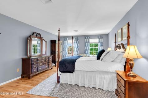 242 Williamsburg Drive Shrewsbury Boro NJ 07702