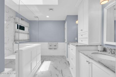 242 Williamsburg Drive Shrewsbury Boro NJ 07702