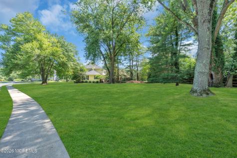 242 Williamsburg Drive Shrewsbury Boro NJ 07702